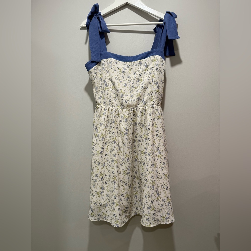 NEW Sienna Sky Floral Lined Dress Size L NWOT